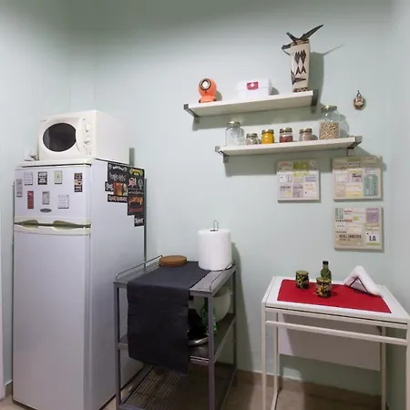 Cosy With Terrace In Center! 테살로니키